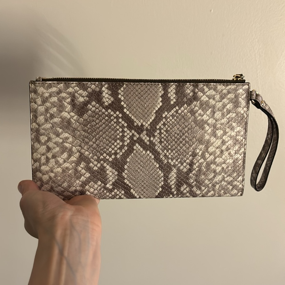 Michael Kors snake print clutch wristlet - Picture 3 of 3